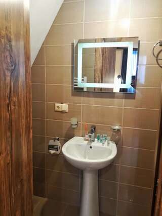 Отель Twins Achkhoti Степанцминда Классический трехместный номер-2