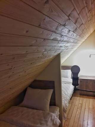 Отель Twins Achkhoti Степанцминда Семейный номер с ванной комнатой-5